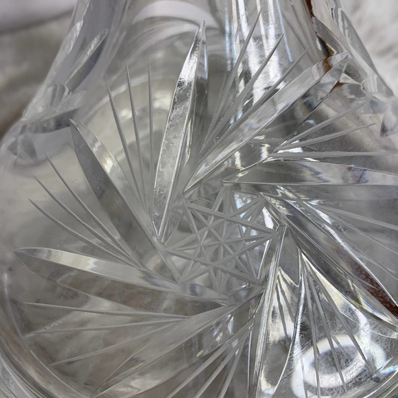 Pinwheel Star Hand Cut Lead Crystal Decanter - Picture 3 of 9